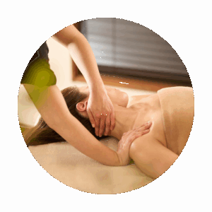 エステを受けている女性